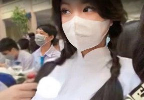 sex việt non Em đi siêu thị mà còn mang cả đồ chơi nhét bướm 2